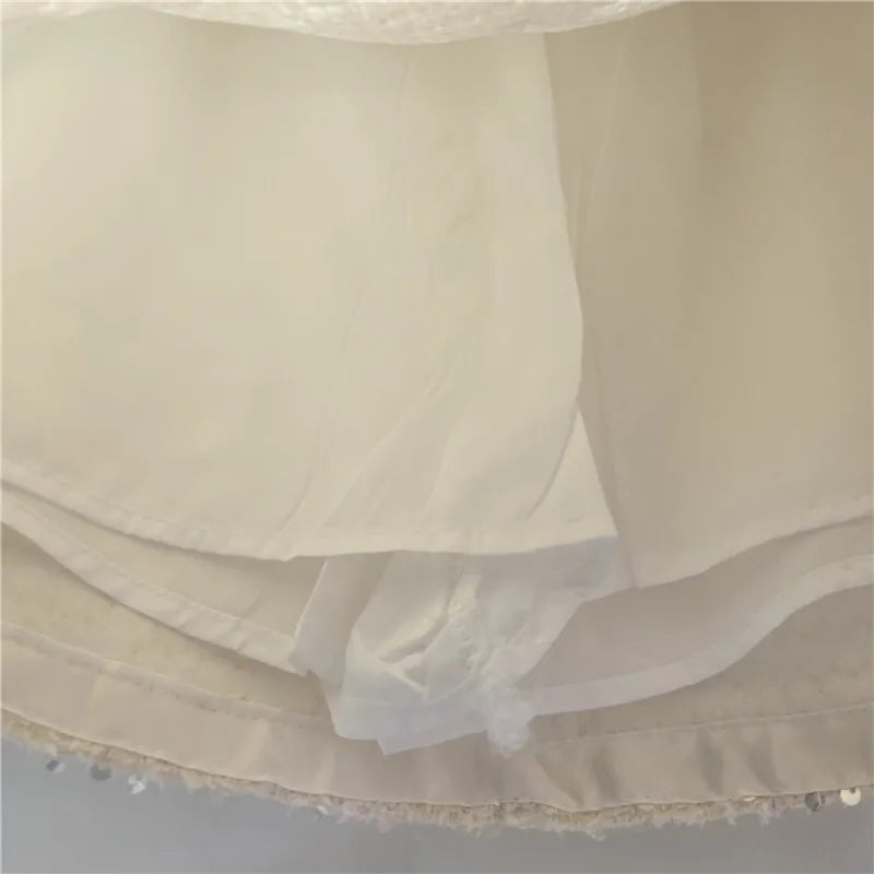 DEAT Women's Skirts Solid Color A-line 3d Flowers Sequins High Waist Slim Elegant Short Skirt Autumn 2026 New Fashion 29A3045